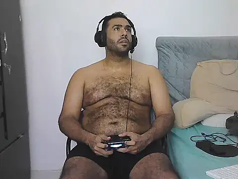 AlphaLatinoBear webcam