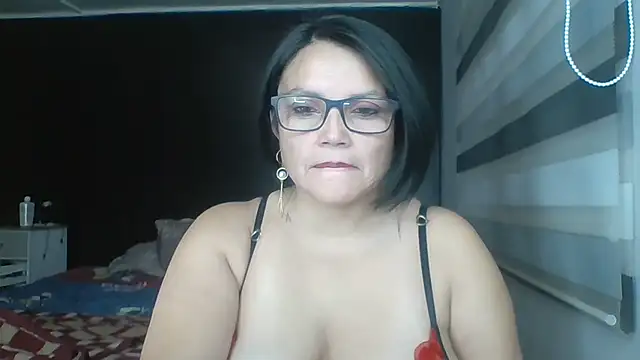 SHAMELESSLY_HOT webcam