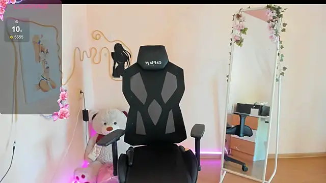 AliceeinWonderlanddd webcam