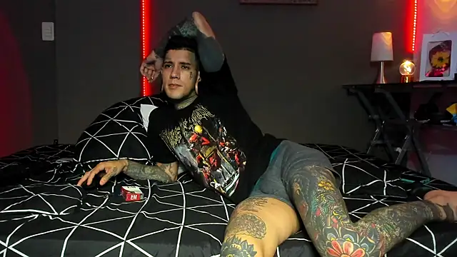 cleoo_jhonny - Cleoo_jhonny's free webcam - UK Sex Cams