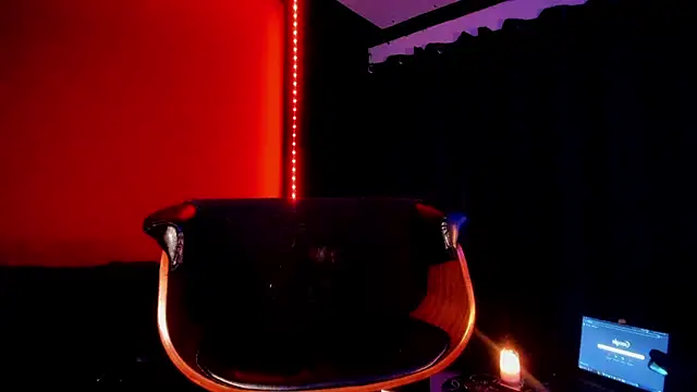 PervertedMissCloe webcam