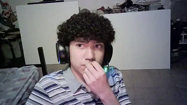 emv2 - Emv2's free webcam - UK Sex Cams