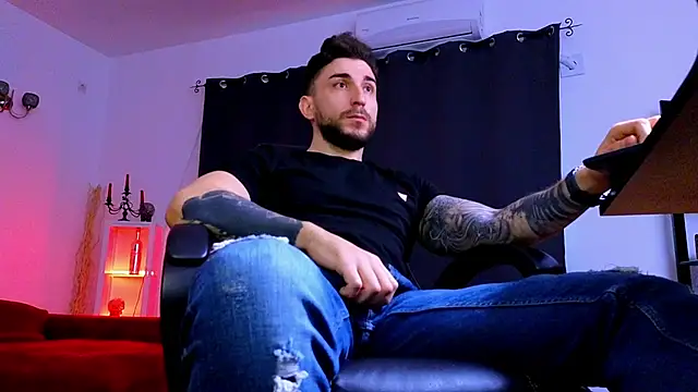 MightyAaron66 webcam