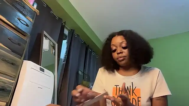 PrettyGirlMercedes webcam