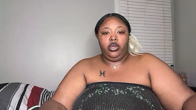 Chocolatebunnyxx96 webcam