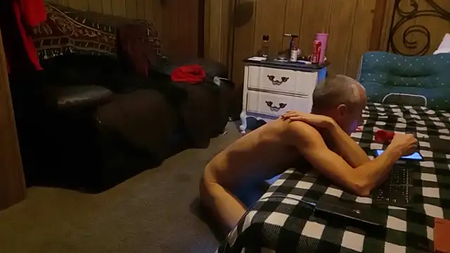 JunkieLiLMethWhore webcam