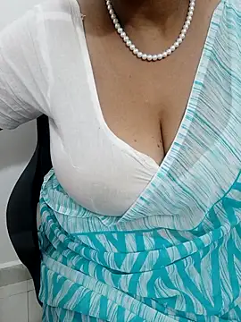 Tamil_aishu09 webcam