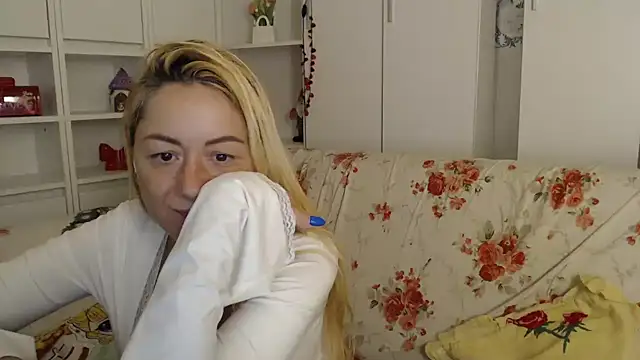 _karolynesyera_ - _karolynesyera_'s free webcam - UK Sex Cams