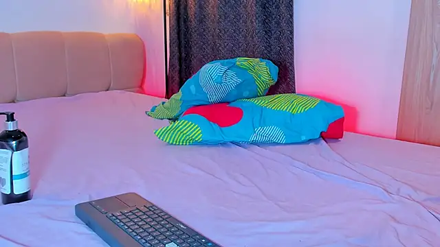 SweetLittleQueenBat webcam