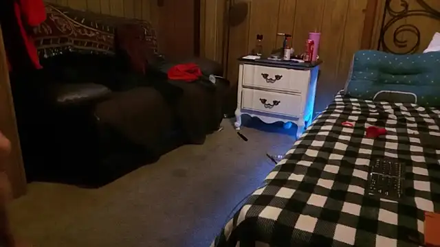 JunkieLiLMethWhore live sex cam