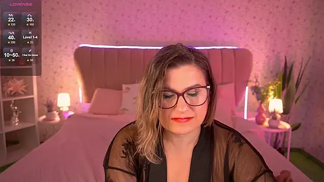 kiraroxx - KiraRoxx's free webcam - UK Sex Cams