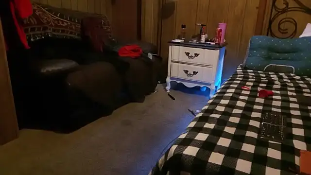 JunkieLiLMethWhore webcam