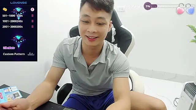 Naughty___asian webcam