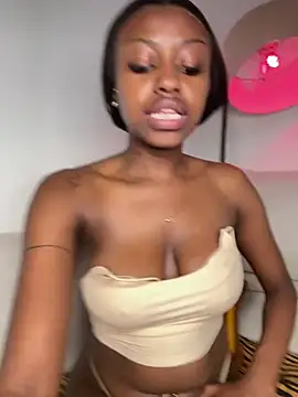 Webcam Model (hot_daily)  is live.Free join now!