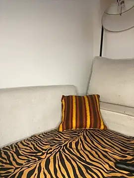 Webcam Model (hot_daily)  is live.Free join now!