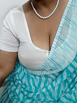 Tamil_aishu09 webcam