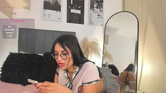 hollyprincess_2 live sex cam