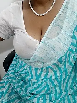 Tamil_aishu09 webcam