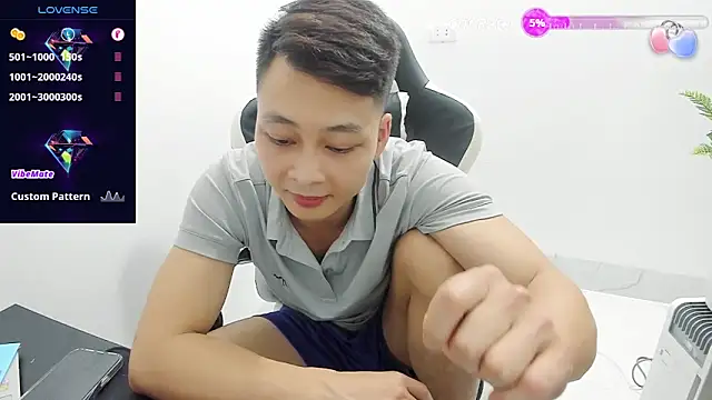 Naughty___asian webcam