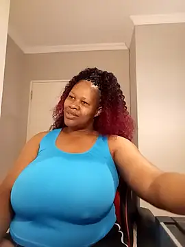 bustylisa1983 webcam