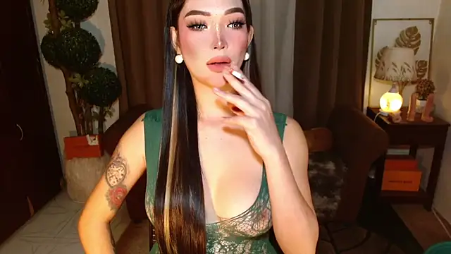 MouthWatering_Ayesha webcam