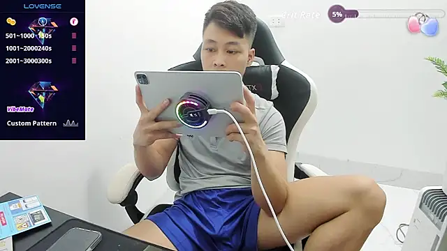 Naughty___asian webcam