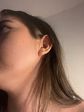 Webcam Model (alyabelova)  is live.Free join now!