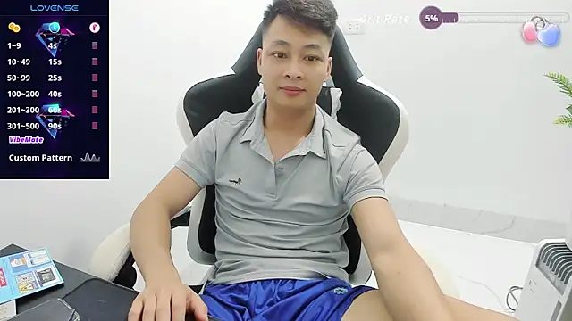 Naughty___asian webcam