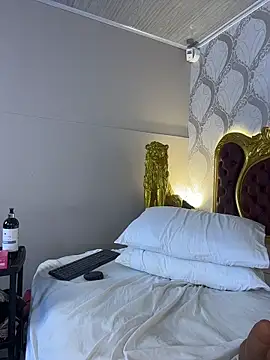 KendralHolson webcam