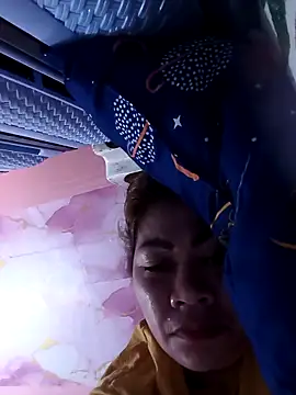 sweetchubbymommy_02 - SweetChubbyMommy_02's free webcam - UK Sex Cams