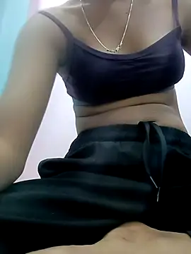 Karishma_88 Live Webcam on Stripchat