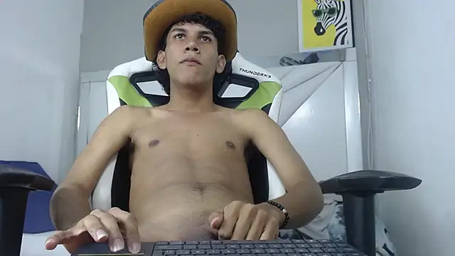 Taylorr_junior_ webcam