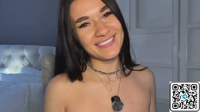 UrLillShy live sex cam