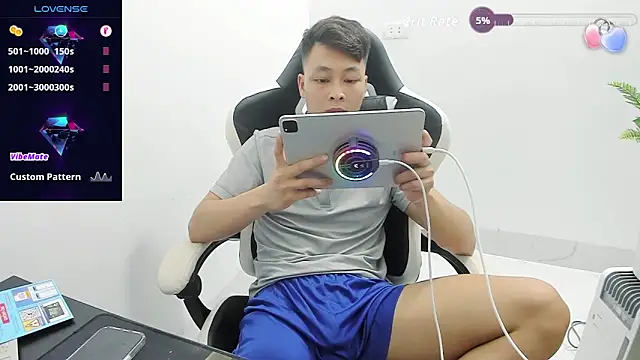 Naughty___asian webcam