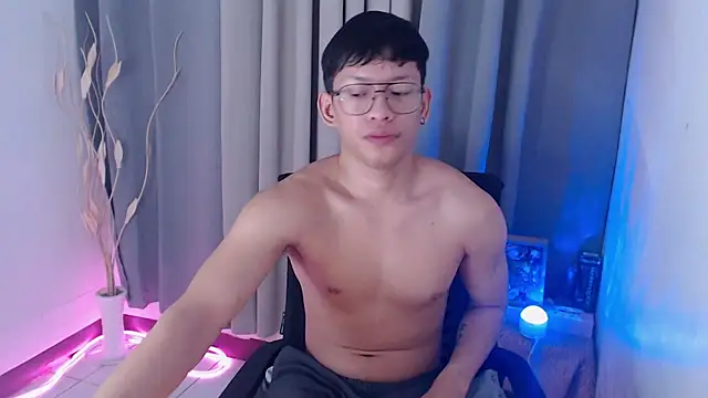 pinkcock_froi2305 webcam