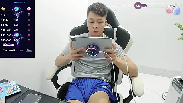 Naughty___asian webcam