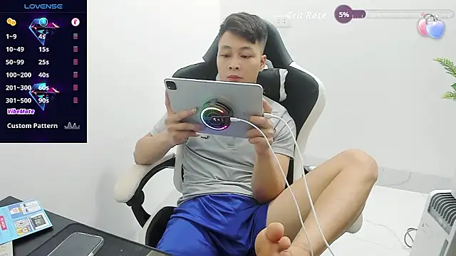 Naughty___asian webcam