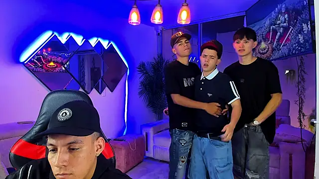 Houseofwarrios webcam