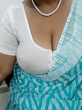 Tamil_aishu09 webcam