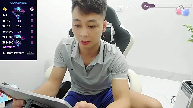 Naughty___asian webcam