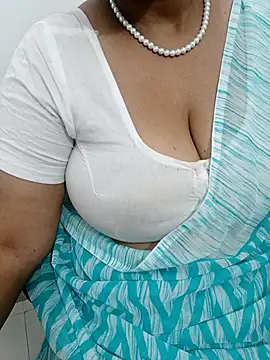 Tamil_aishu09 webcam