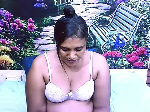 IndianSexyLady20 webcam