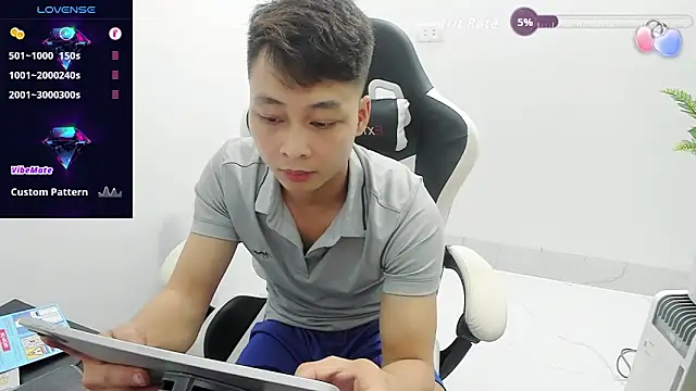 Naughty___asian webcam