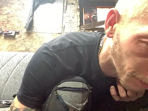 ILOVEhairywoman webcam