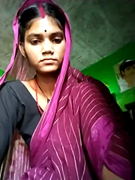 Webcam Model (Jooli_cuty) is live