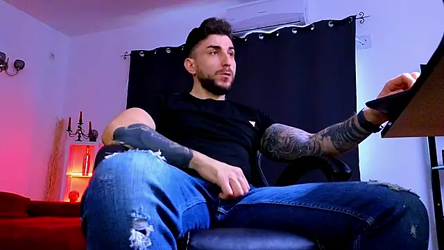 MightyAaron66 webcam