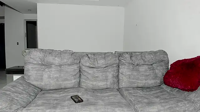 hotlittleones18 webcam