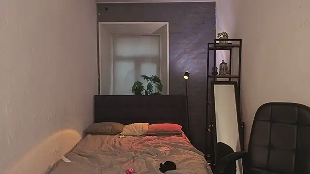 ZoriaLovesLuna webcam