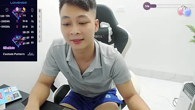 Naughty___asian webcam