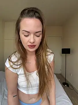ElenaRebelle webcam